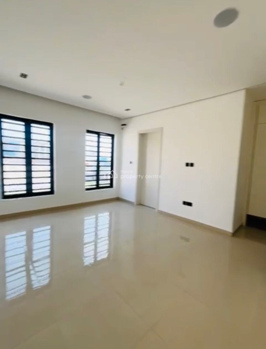 Luxury 2 Bedroom Apartment + Swimming Pool, Gym, Elevator, Lekki Phase 1, Lekki, Lagos, Flat / Apartment for Rent