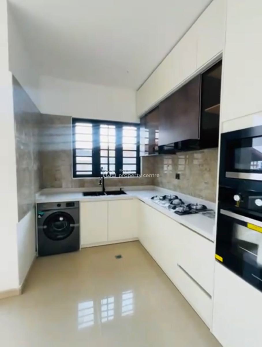 Luxury 2 Bedroom Apartment + Swimming Pool, Gym, Elevator, Lekki Phase 1, Lekki, Lagos, Flat / Apartment for Rent