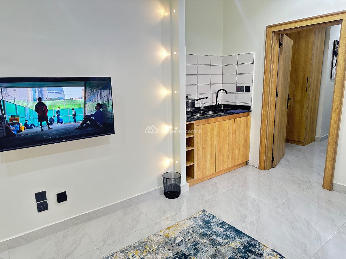1-bedroom Condo with Balcony in Wuse 2, 3 Sorotona Close, Wuse 2, Abuja, Mini Flat (room and Parlour) Short Let
