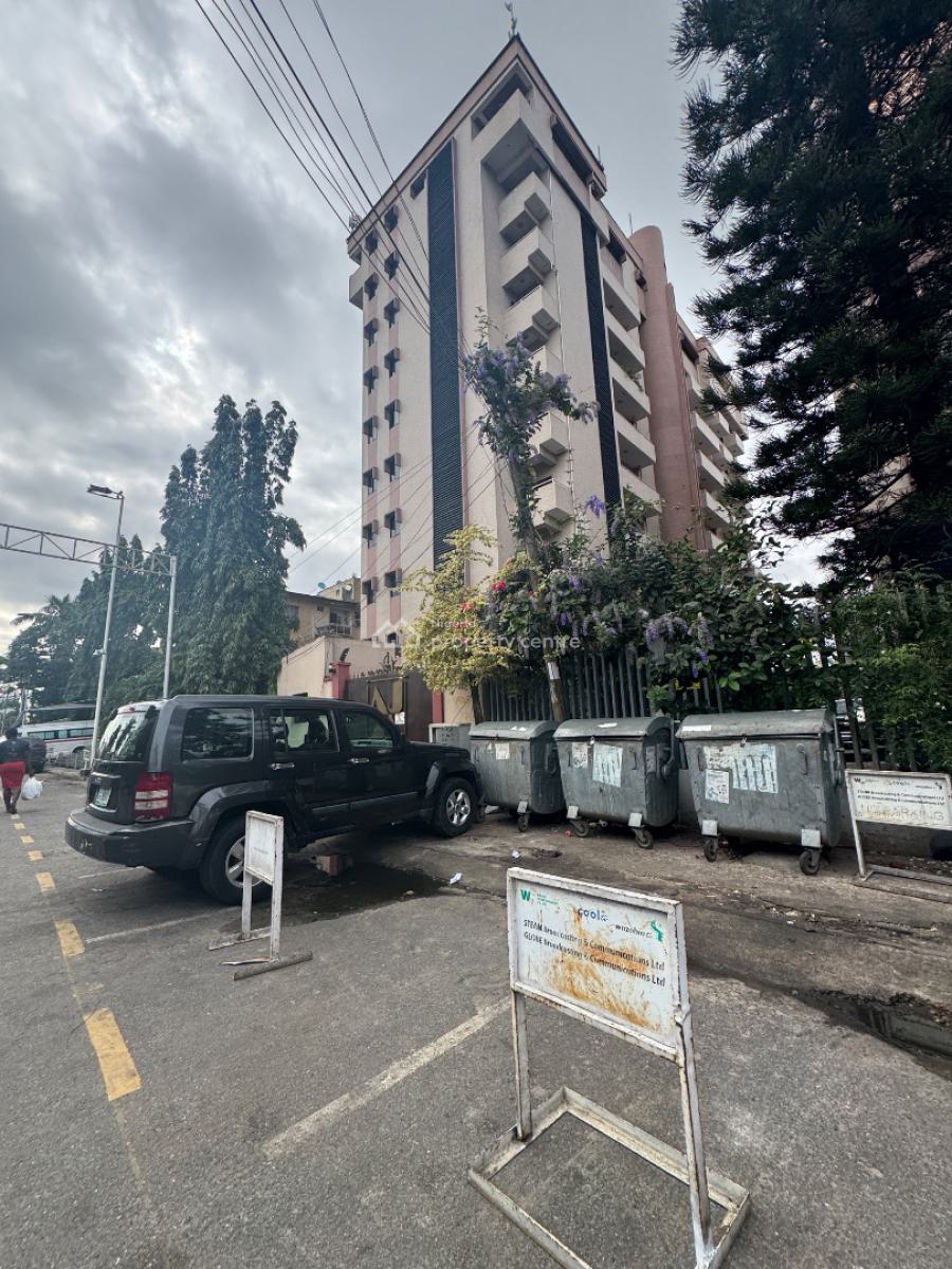 Luxury 3bedrooms Flat with Bq, Off Ajose, Victoria Island (vi), Lagos, Flat / Apartment for Rent