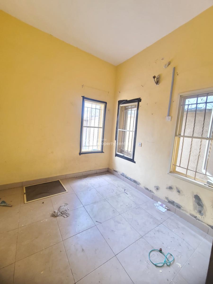 Standard and Sharp 2 Bedroom Apartment, Mobile Road, Ilaje, Ajah, Lagos, Flat / Apartment for Rent