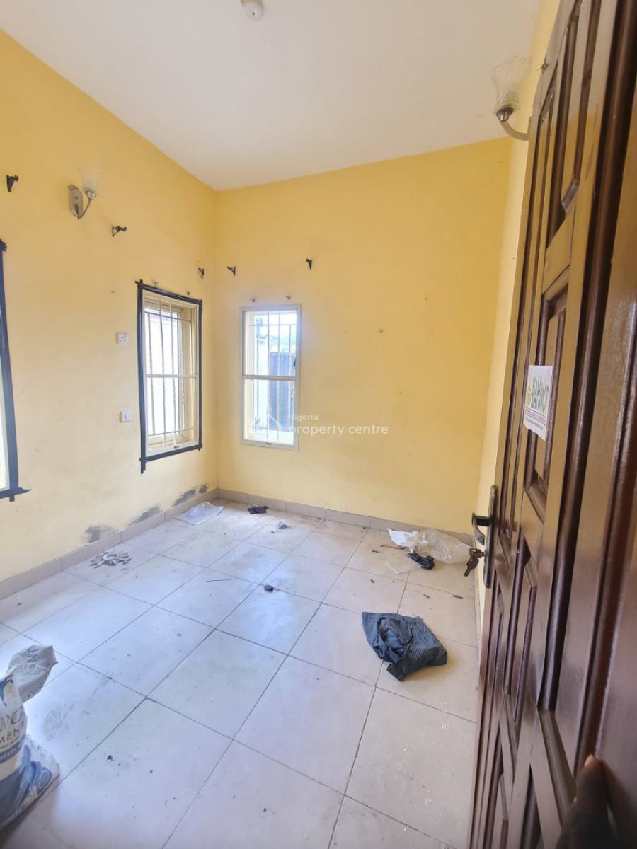 Standard and Sharp 2 Bedroom Apartment, Mobile Road, Ilaje, Ajah, Lagos, Flat / Apartment for Rent