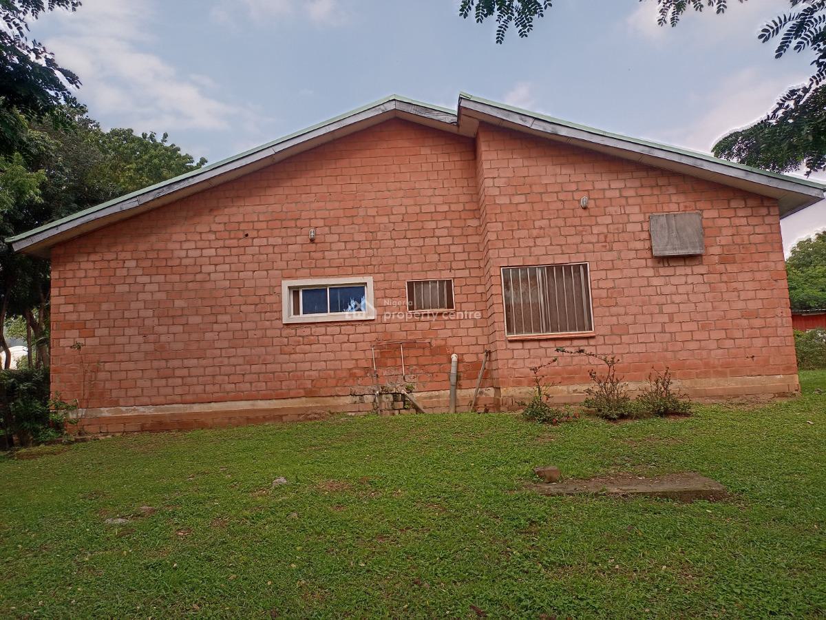5 Bedrooms Bungalow on a Land of 1,500 Square Meter, By Nigeria Army War College, By The Presidential Villa, Asokoro District, Abuja, Detached Bungalow for Sale