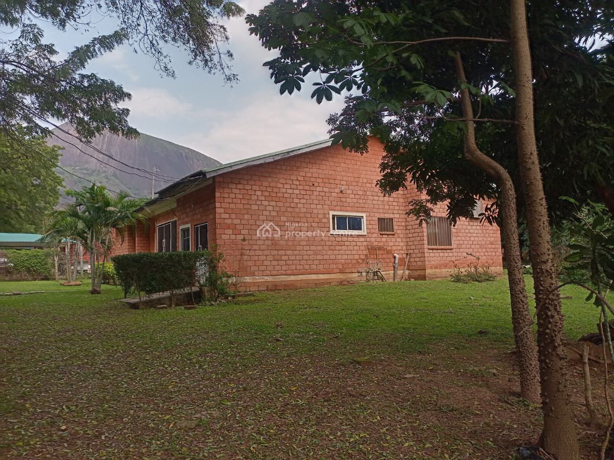 5 Bedrooms Bungalow on a Land of 1,500 Square Meter, By Nigeria Army War College, By The Presidential Villa, Asokoro District, Abuja, Detached Bungalow for Sale