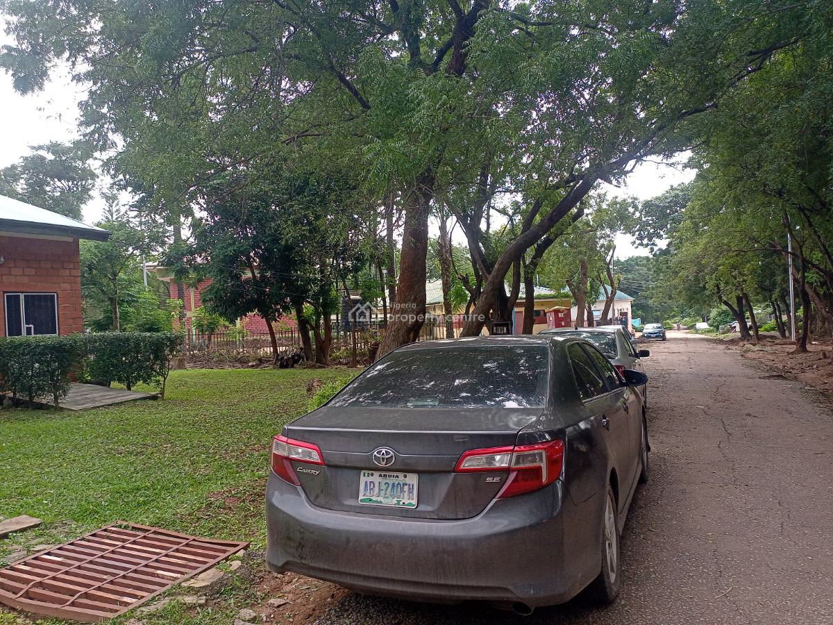5 Bedrooms Bungalow on a Land of 1,500 Square Meter, By Nigeria Army War College, By The Presidential Villa, Asokoro District, Abuja, Detached Bungalow for Sale