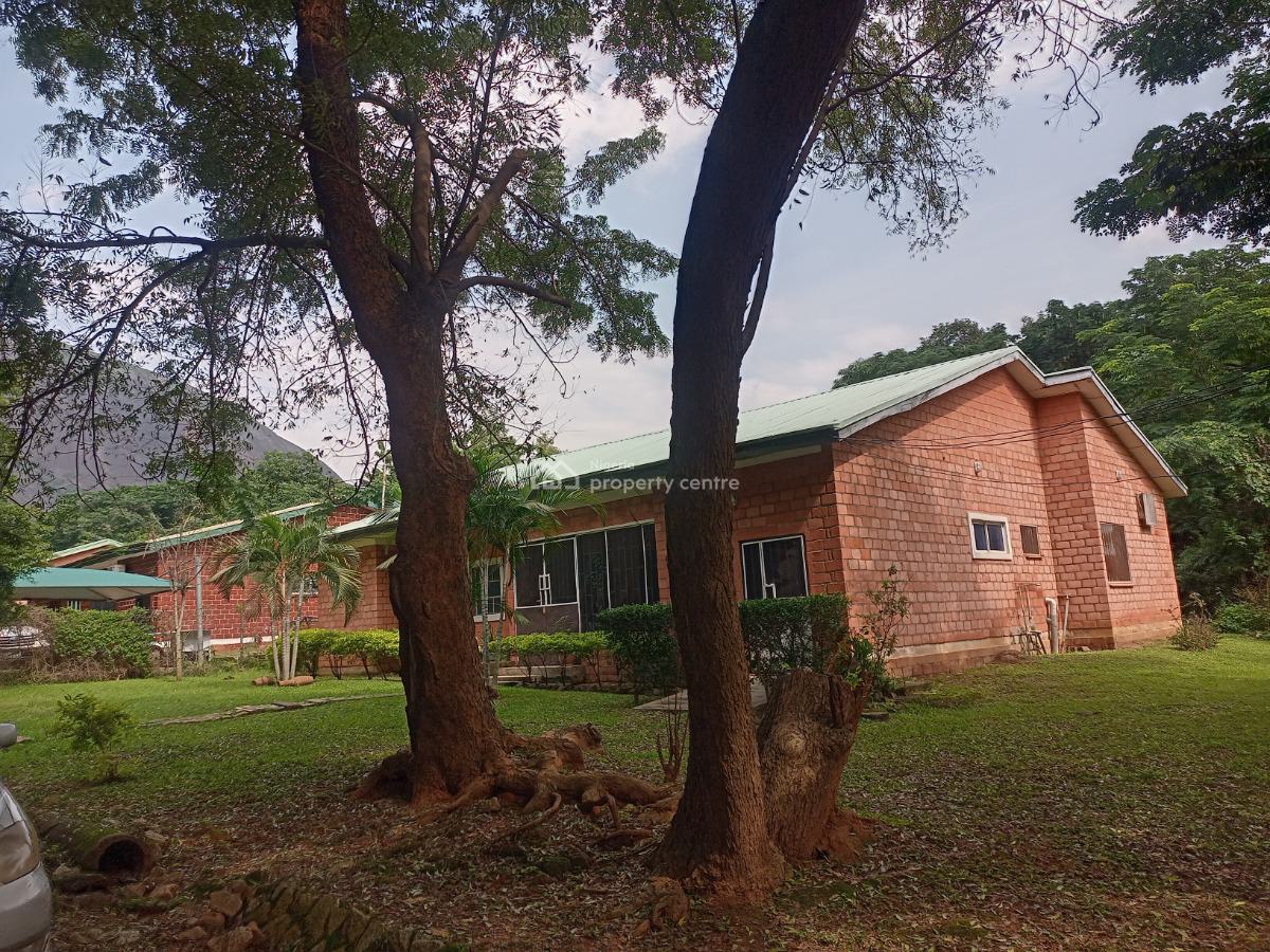 5 Bedrooms Bungalow on a Land of 1,500 Square Meter, By Nigeria Army War College, By The Presidential Villa, Asokoro District, Abuja, Detached Bungalow for Sale