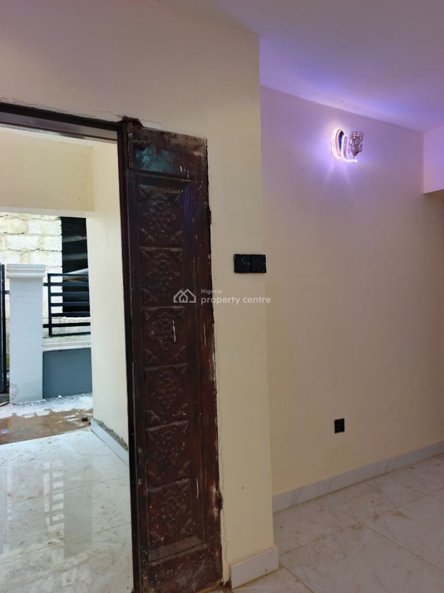 2 Bedrooms Flat, Akeran, Magboro, Ogun, Flat / Apartment for Rent