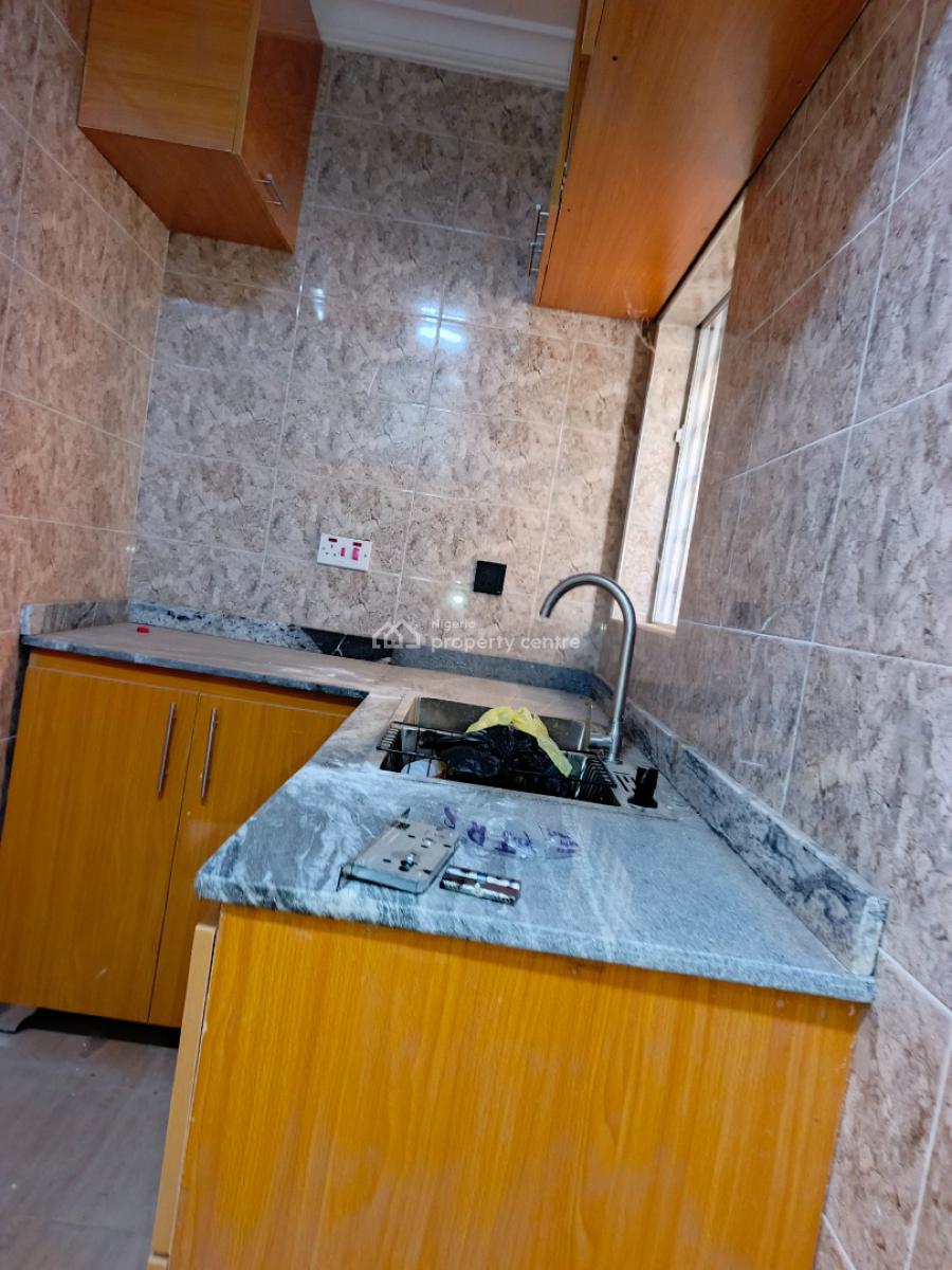 2 Bedrooms Flat, Akeran, Magboro, Ogun, Flat / Apartment for Rent