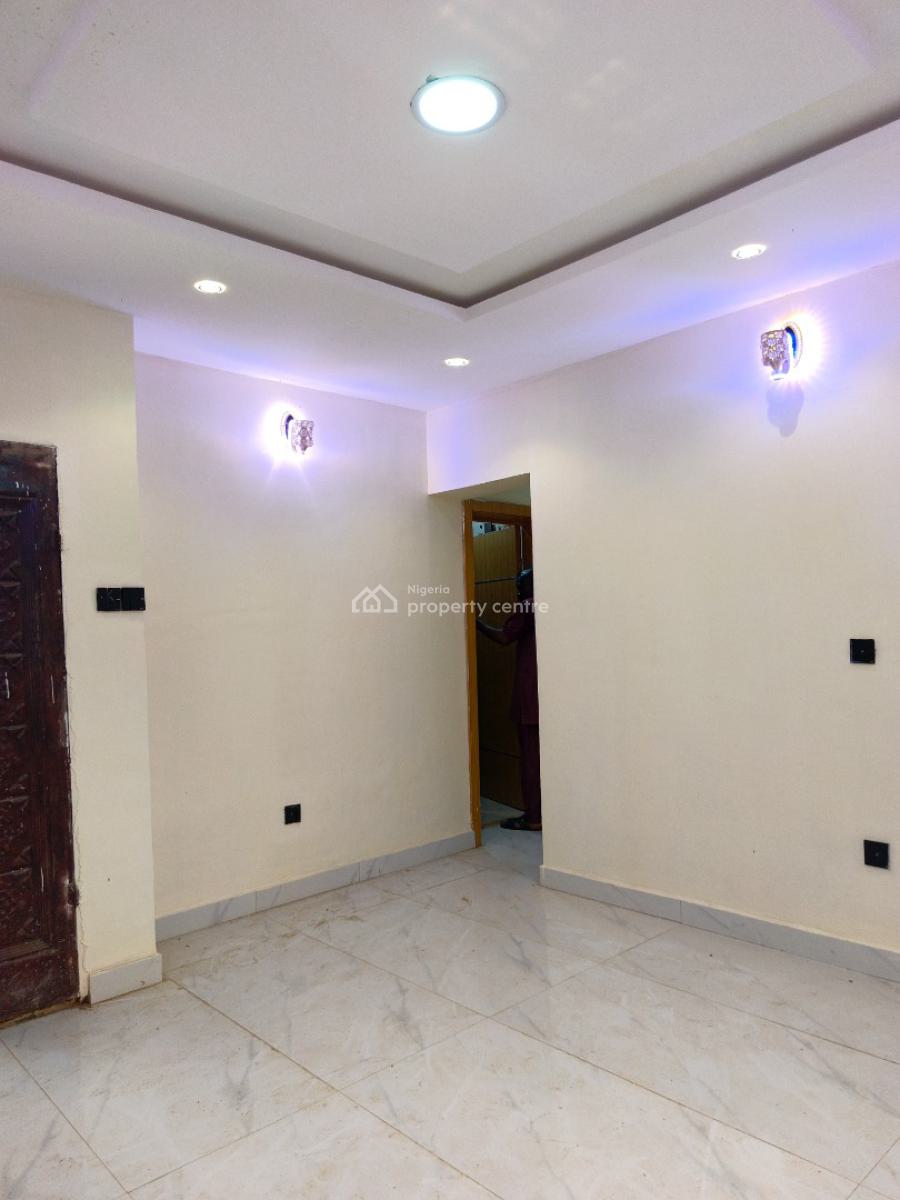 2 Bedrooms Flat, Akeran, Magboro, Ogun, Flat / Apartment for Rent