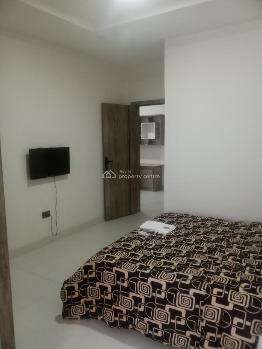 Fully Serviced and Exquisitely Furnished 4 Bedroom Terrace Duplex, Royal Pine Estate By 2nd Toll Gate Chevron, Lekki, Lagos, Terraced Duplex Short Let