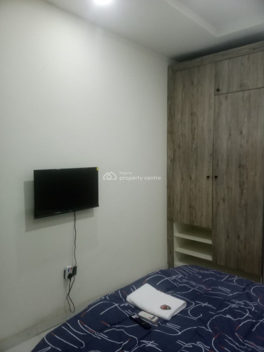 Fully Serviced and Exquisitely Furnished 4 Bedroom Terrace Duplex, Royal Pine Estate By 2nd Toll Gate Chevron, Lekki, Lagos, Terraced Duplex Short Let