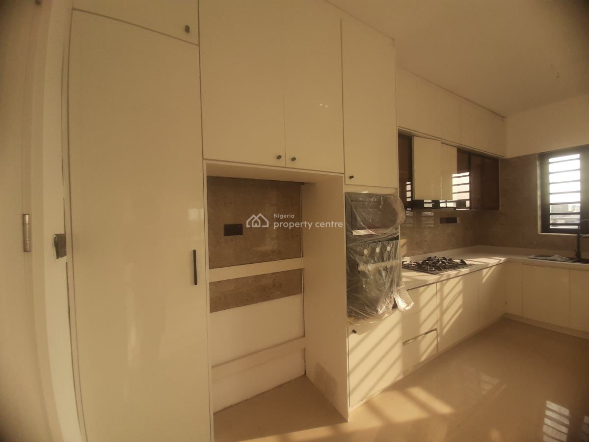 Newly Built and Serviced with 24/7 Power Supply 2 Bedroom En-suite Flat, Lekki Phase 1, Lekki, Lagos, Flat / Apartment for Rent