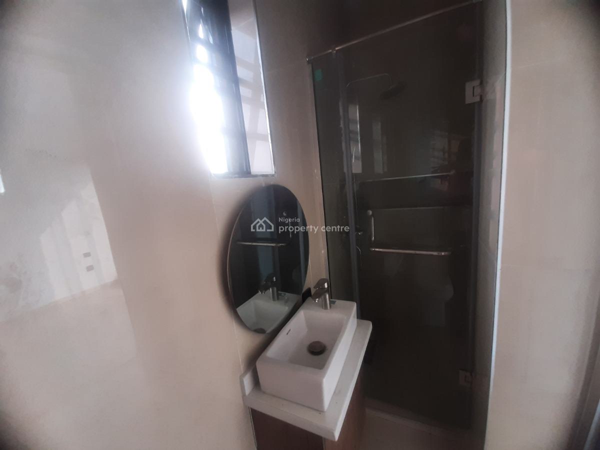 Newly Built and Serviced with 24/7 Power Supply 2 Bedroom En-suite Flat, Lekki Phase 1, Lekki, Lagos, Flat / Apartment for Rent