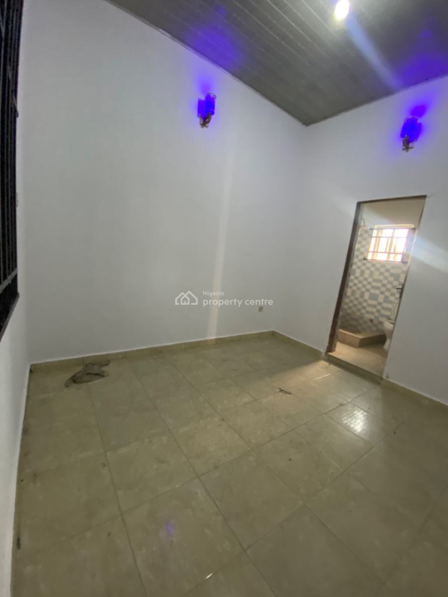 an Executive One Bedroom Flat, Peace Land Ogombo, Off Abraham Adesanya Ajah, Lekki, Lagos, Mini Flat (room and Parlour) for Rent