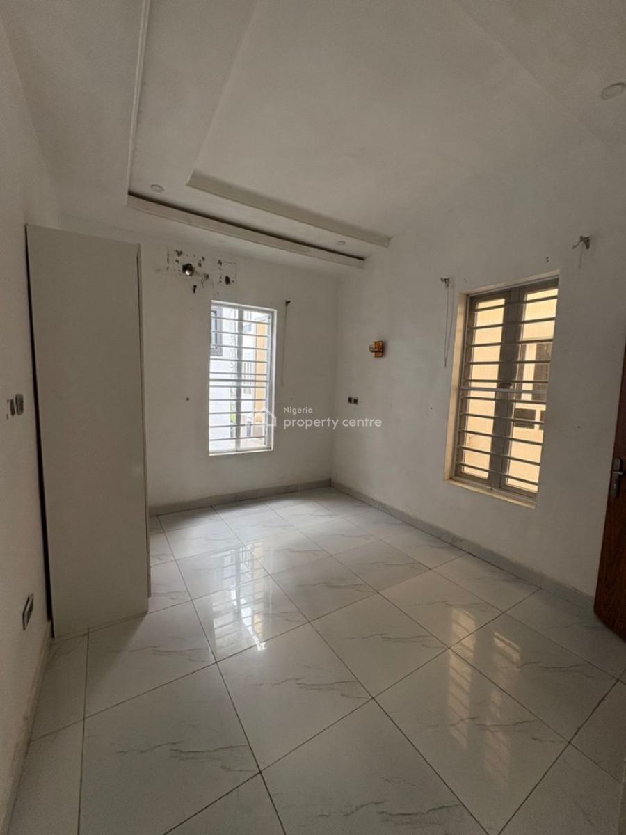 Big Room Upstairs/rooms Self Contained Shared Kitchen, Van Daniel Estate, Orchid Road, Lekki Phase 2, Lekki, Lagos, Self Contain (single Rooms) for Rent
