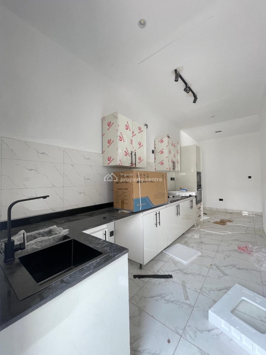 Elegant 2 Bedroom Apartment with Pool, Gym and in a Secured Estate., Ologolo, Lekki, Lagos, Flat / Apartment for Sale