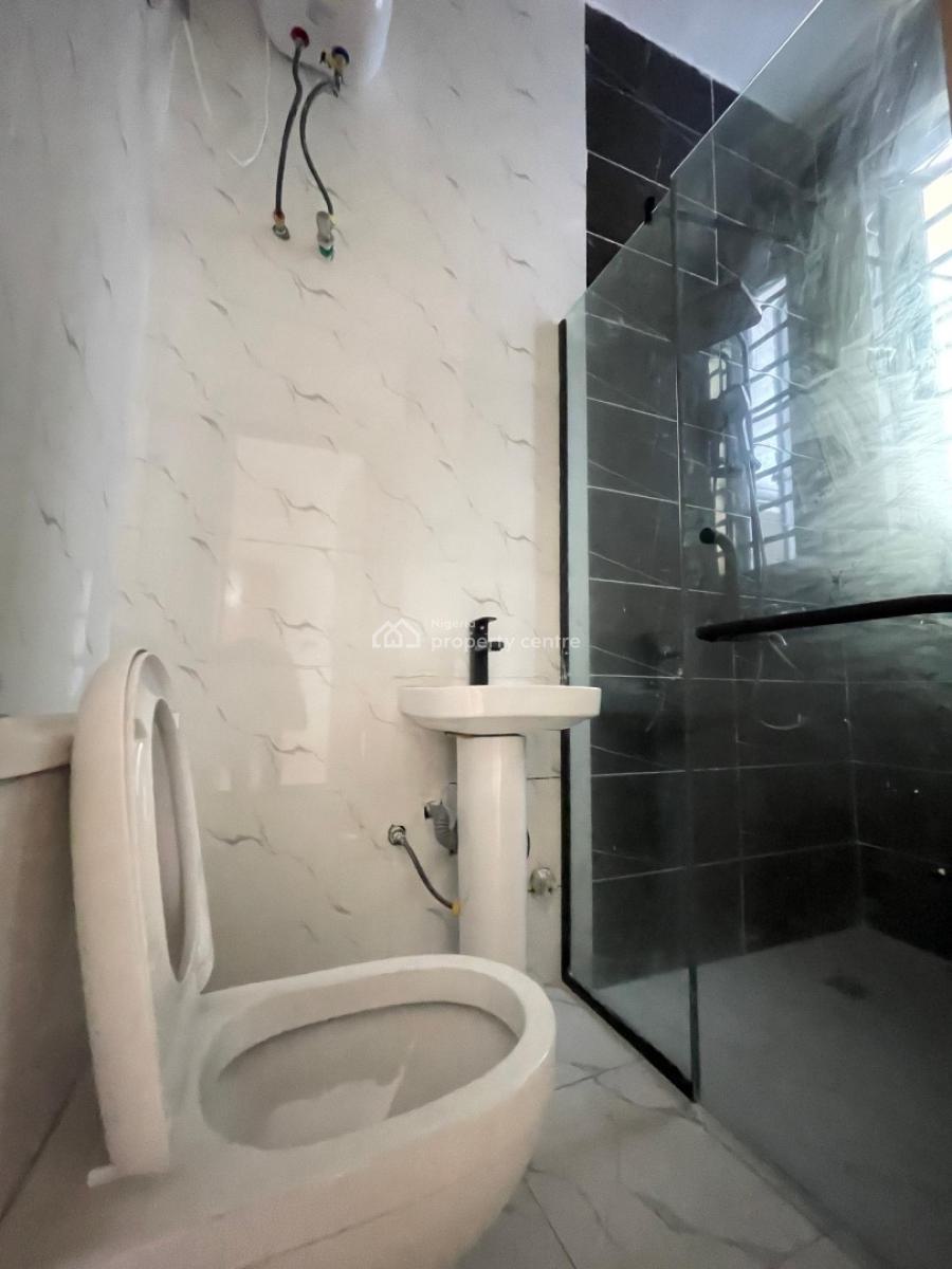 Elegant 2 Bedroom Apartment with Pool, Gym and in a Secured Estate., Ologolo, Lekki, Lagos, Flat / Apartment for Sale