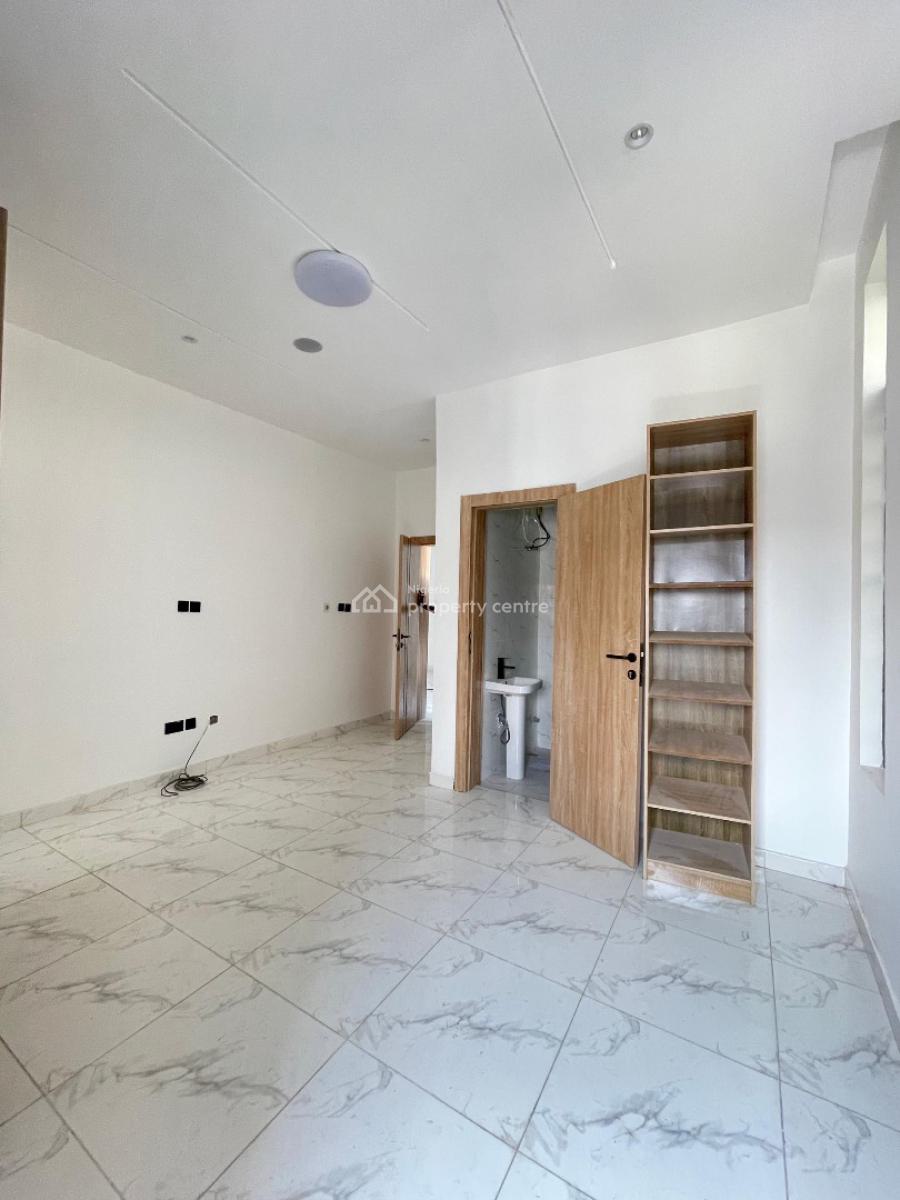 Elegant 2 Bedroom Apartment with Pool, Gym and in a Secured Estate., Ologolo, Lekki, Lagos, Flat / Apartment for Sale