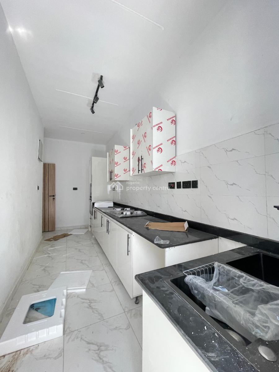 Elegant 2 Bedroom Apartment with Pool, Gym and in a Secured Estate., Ologolo, Lekki, Lagos, Flat / Apartment for Sale