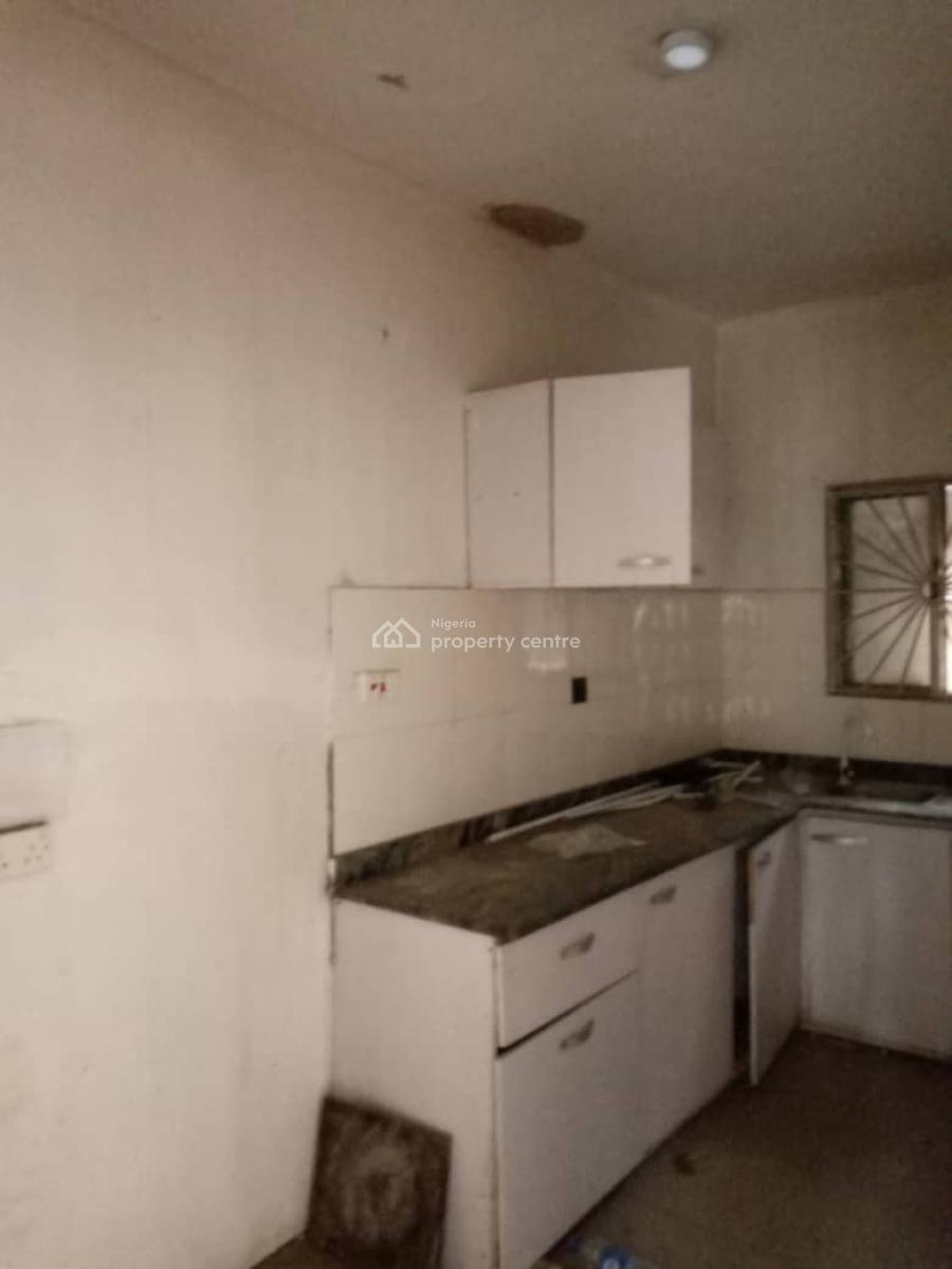 Lovely Spacious 3 Bedrm Flat (upstairs & Ground Floor), Atunrase Estate, By Express, Gbagada, Lagos, Flat / Apartment for Rent