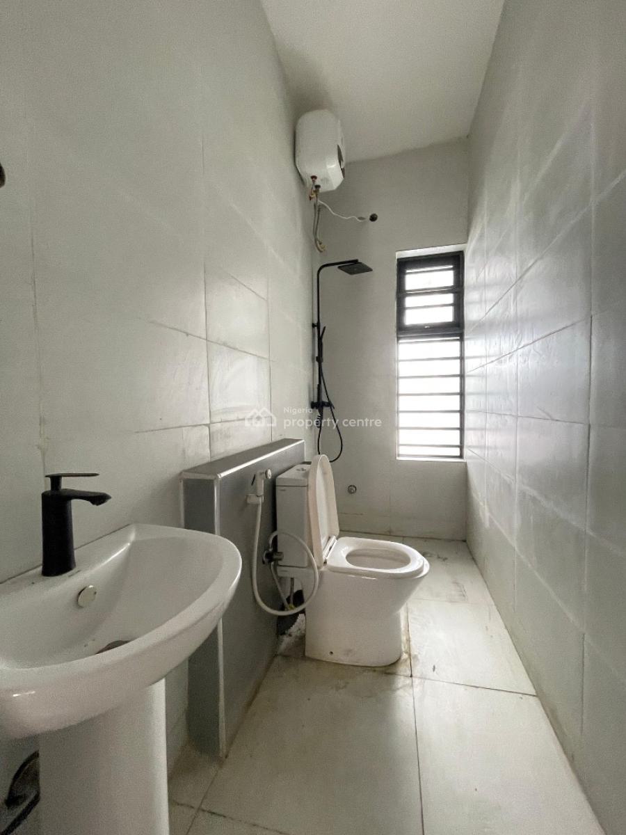 a Stunning 4 Bedroom with Bq and in a Secured Estate., Lekki, Lekki, Lagos, House for Sale