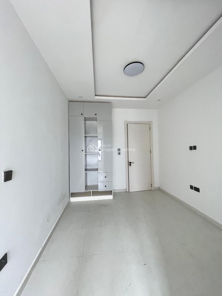 a Stunning 4 Bedroom with Bq and in a Secured Estate., Lekki, Lekki, Lagos, House for Sale