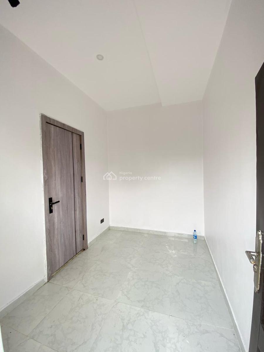Spacious Bq in an Estate with Swimming Pool and Gym, Ikate, Lekki, Lagos, Self Contain (single Rooms) for Rent