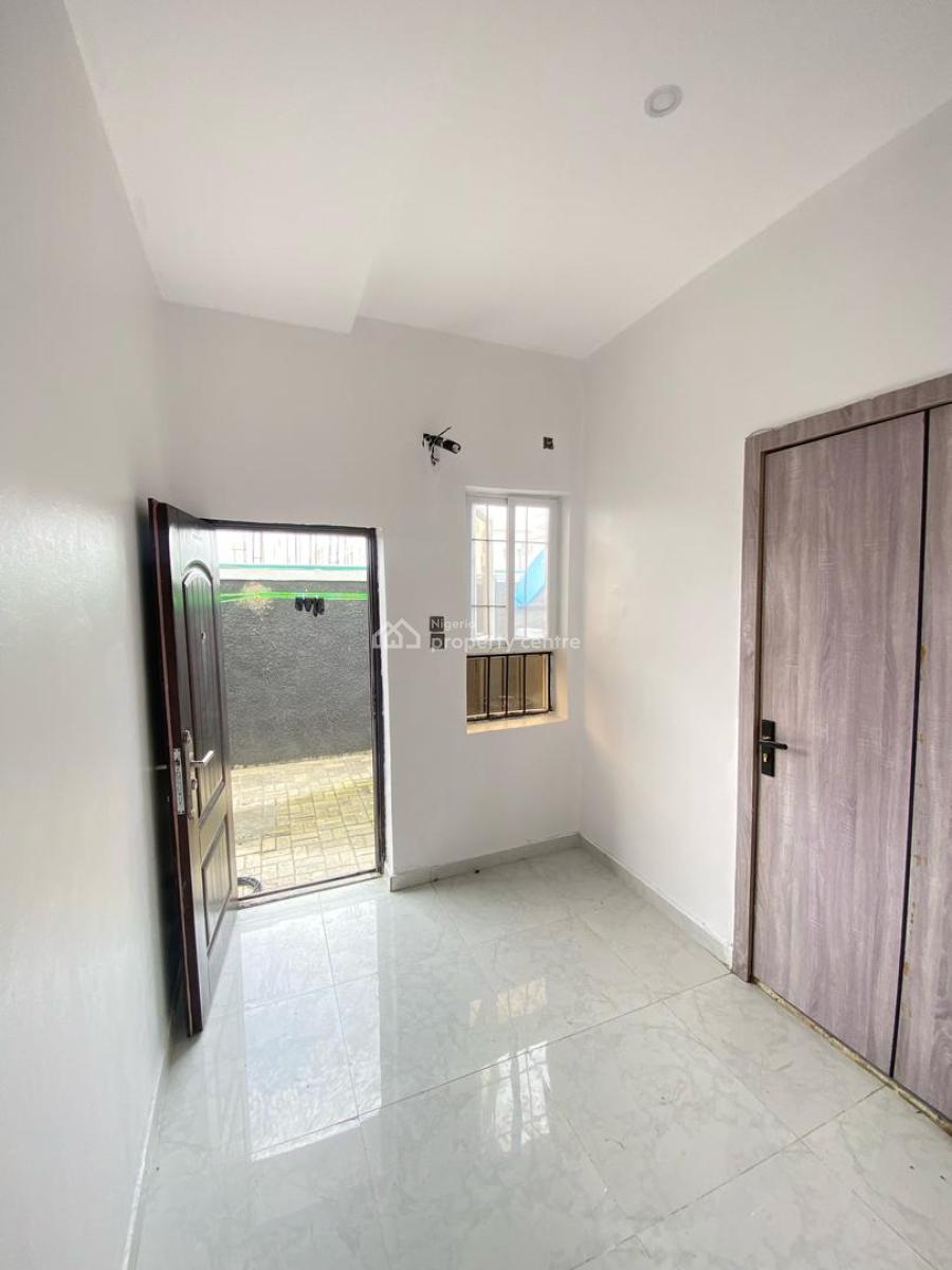 Spacious Bq in an Estate with Swimming Pool and Gym, Ikate, Lekki, Lagos, Self Contain (single Rooms) for Rent