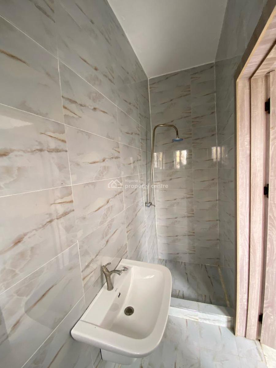 Spacious Bq in an Estate with Swimming Pool and Gym, Ikate, Lekki, Lagos, Self Contain (single Rooms) for Rent