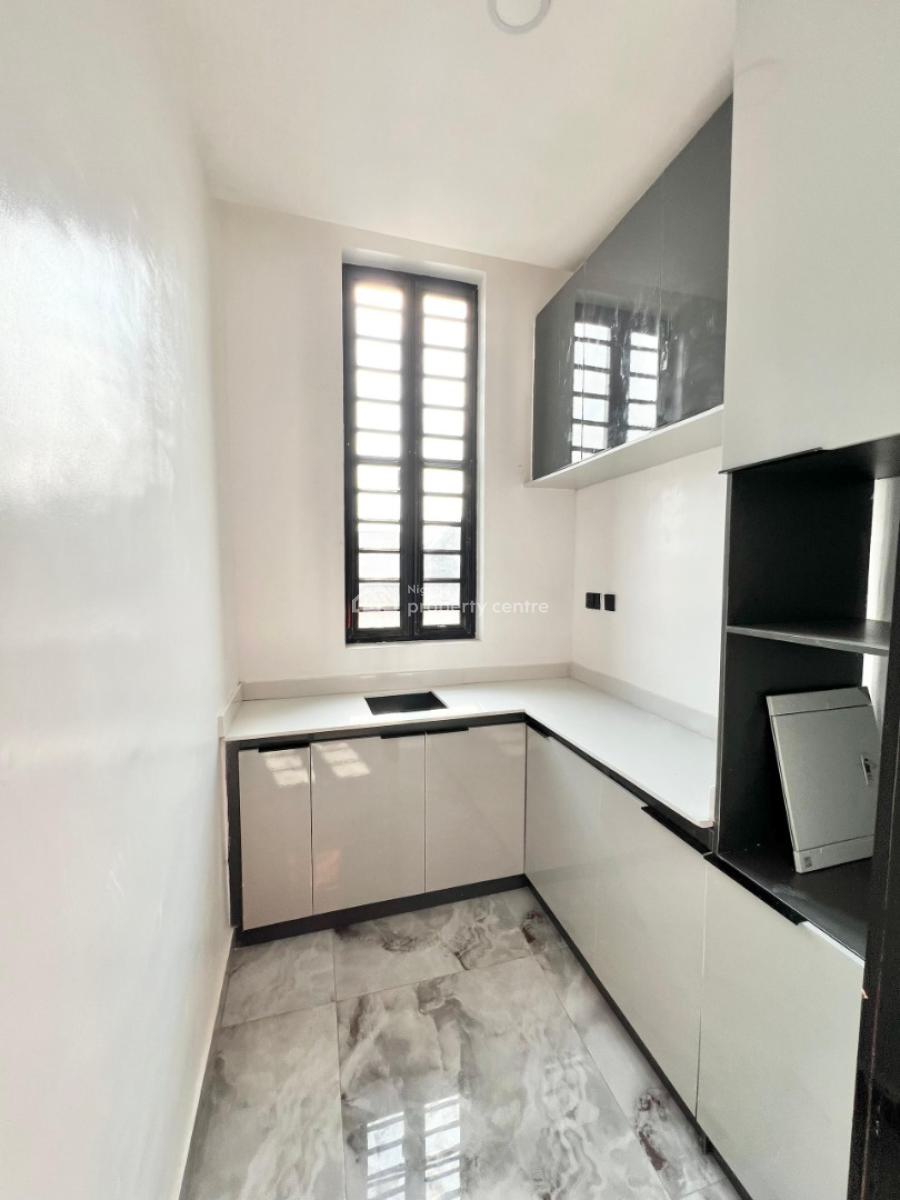 5 Bedrooms Detached Duplex with Bq, Osapa, Lekki, Lagos, Detached Duplex for Sale
