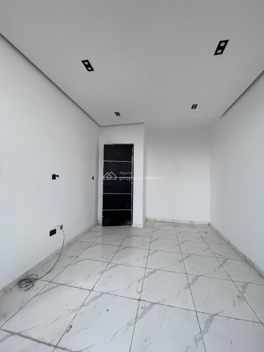 Luxurious 2 Bedroom with Bq and in a Secured Estate., Ologolo, Lekki, Lagos, Flat / Apartment for Sale