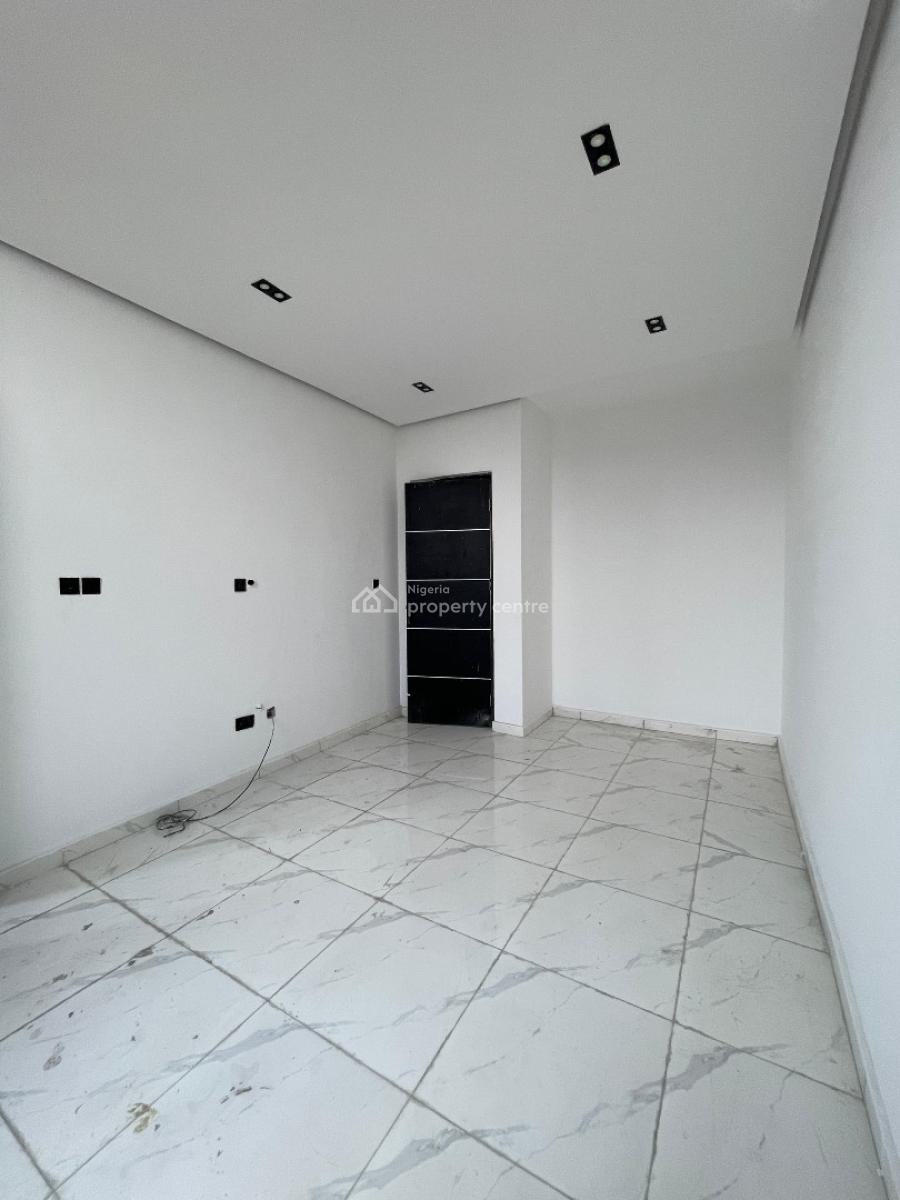 Luxurious 2 Bedroom with Bq and in a Secured Estate., Ologolo, Lekki, Lagos, Flat / Apartment for Sale
