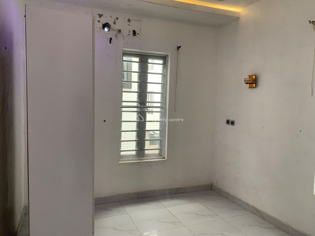 Shared Apartment, Orchid Road, Lekki, Lagos, Self Contain (single Rooms) for Rent