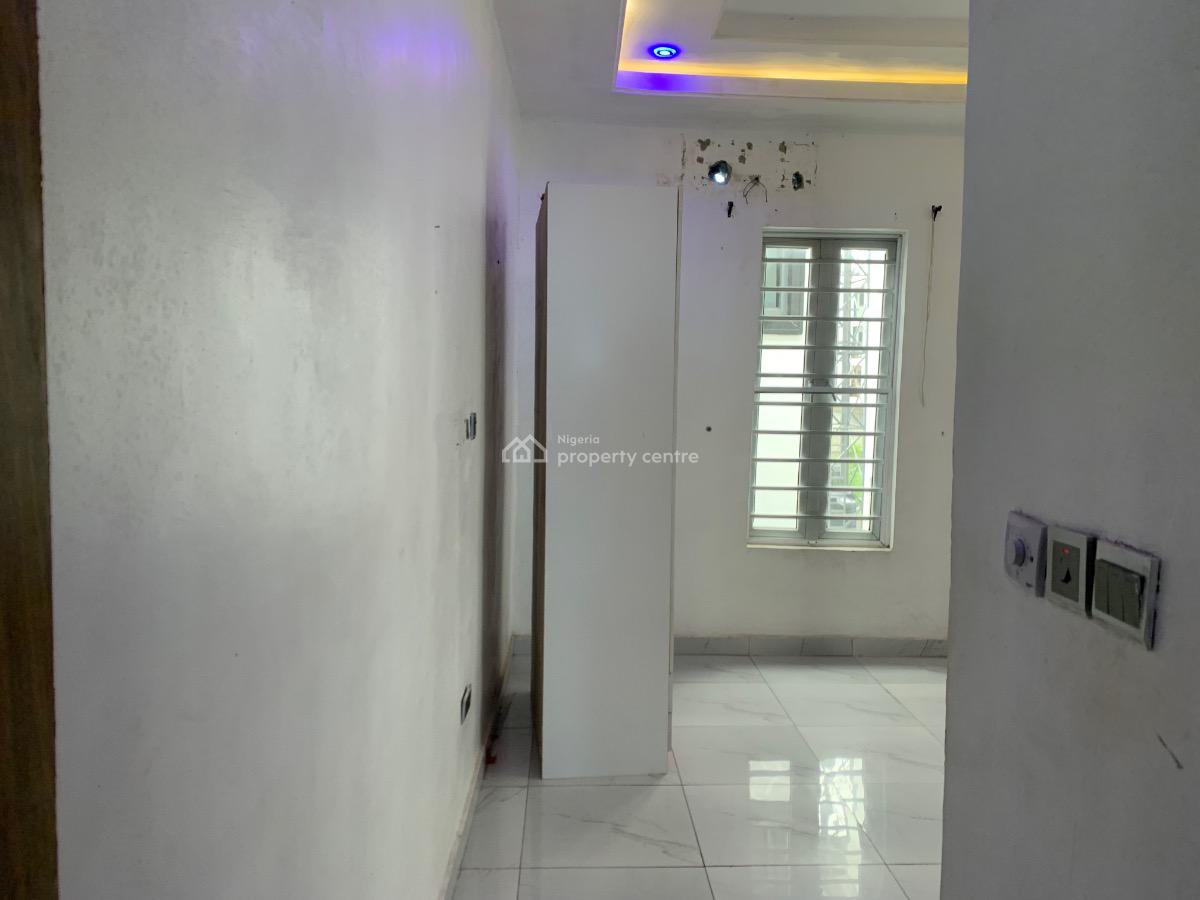 Shared Apartment, Orchid Road, Lekki, Lagos, Self Contain (single Rooms) for Rent