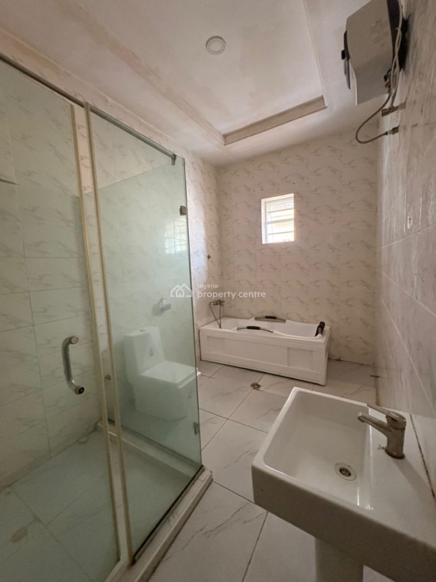 Spacious Masters Bedroom with Balcony & Jacuzzi, Van Daniel Estate, Orchid Road, Lekki, Lagos, Lekki, Lagos, Self Contain (single Rooms) for Rent