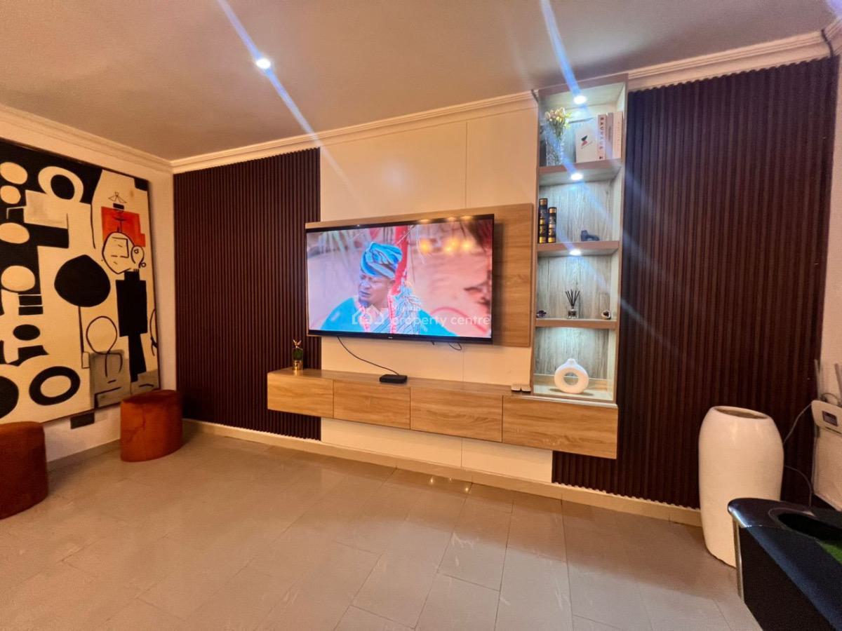 Fully Serviced and Furnished 3bedroom Apartment with No Bq, Lekki Phase 1, Lekki, Lagos, Flat / Apartment for Rent
