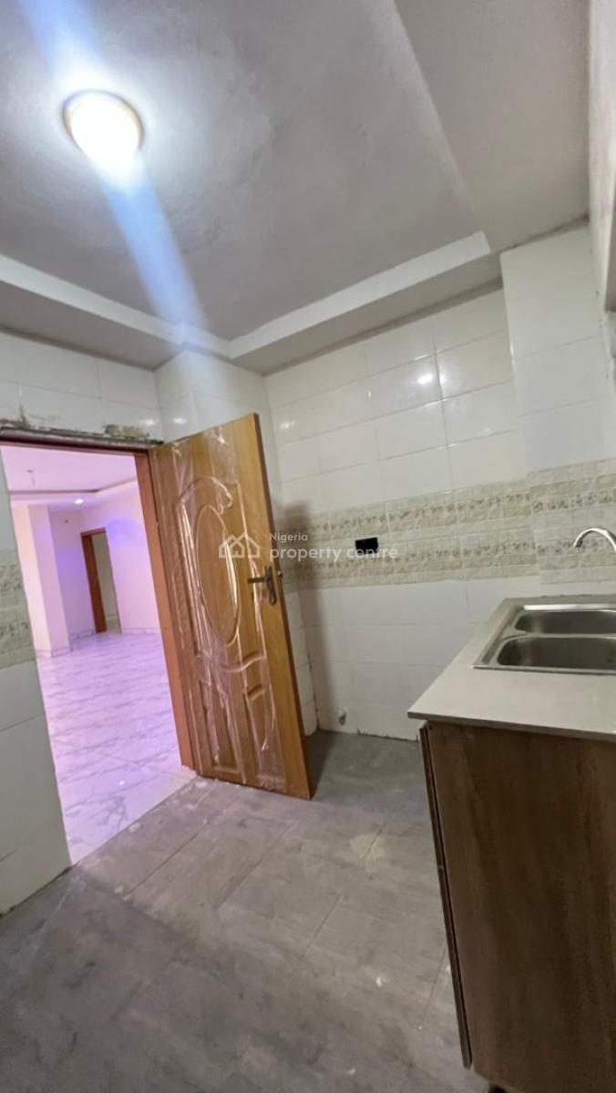 Well Built 3 Bedroom Flat with a Bq, Surulere, Lagos, Flat / Apartment for Sale