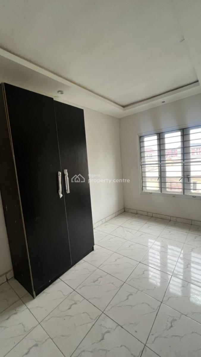 Well Built 3 Bedroom Flat with a Bq, Surulere, Lagos, Flat / Apartment for Sale