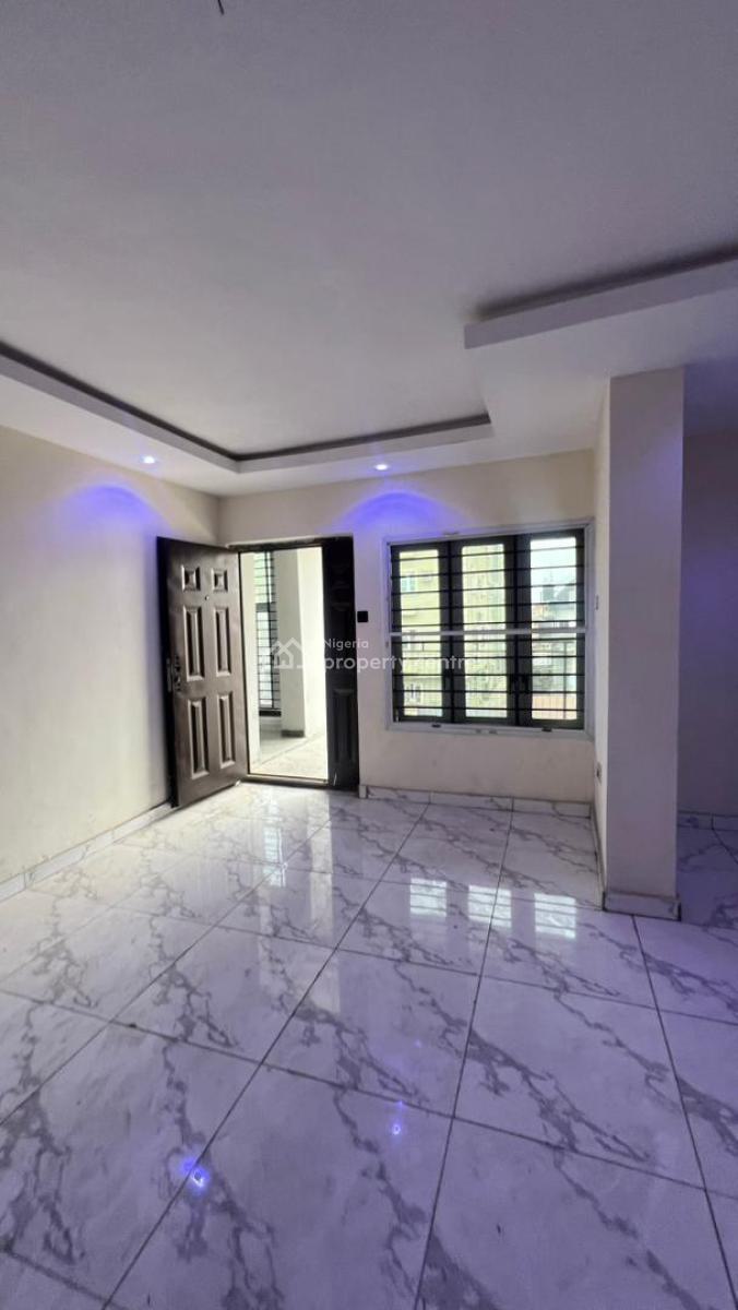 Well Built 3 Bedroom Flat with a Bq, Surulere, Lagos, Flat / Apartment for Sale