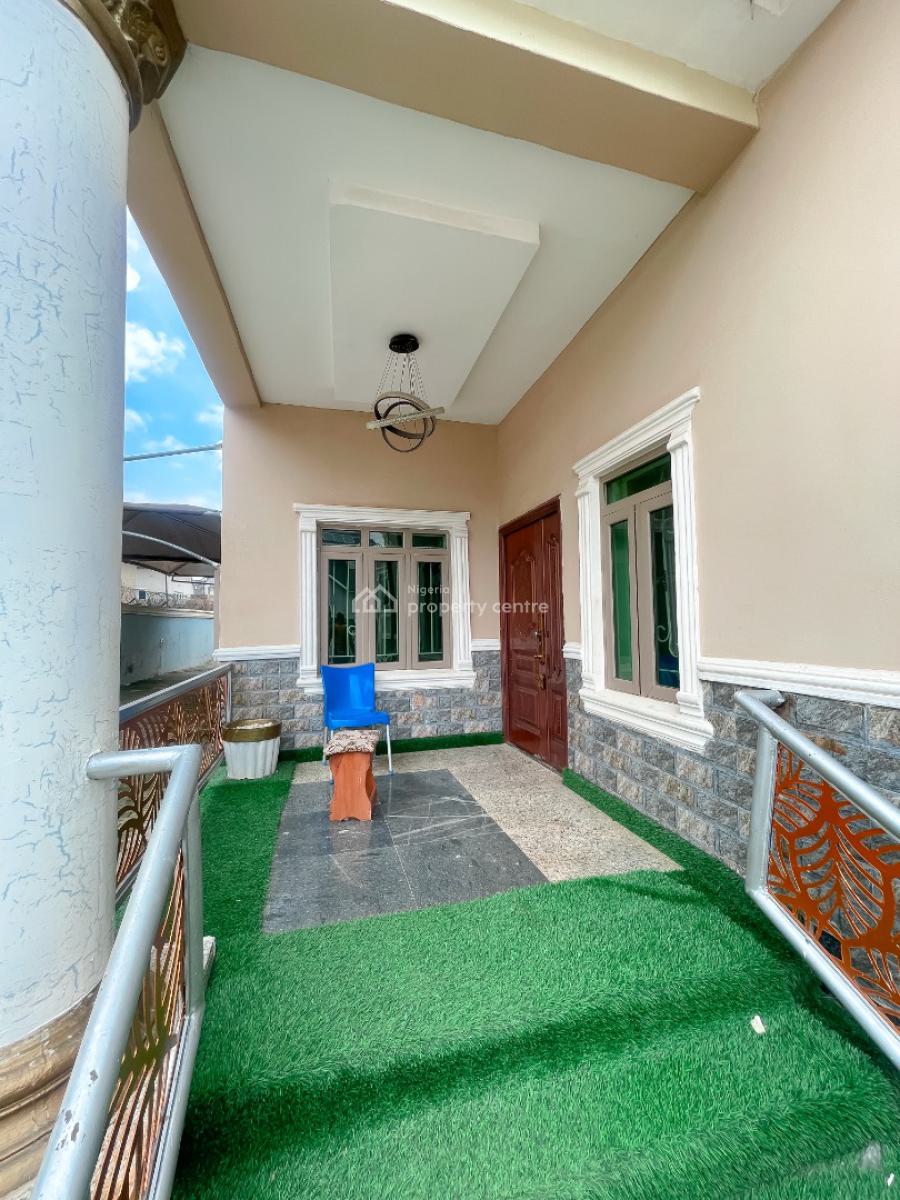 5 Bedrooms Detached Penthouse, Lugbe District, Abuja, Detached Duplex for Sale