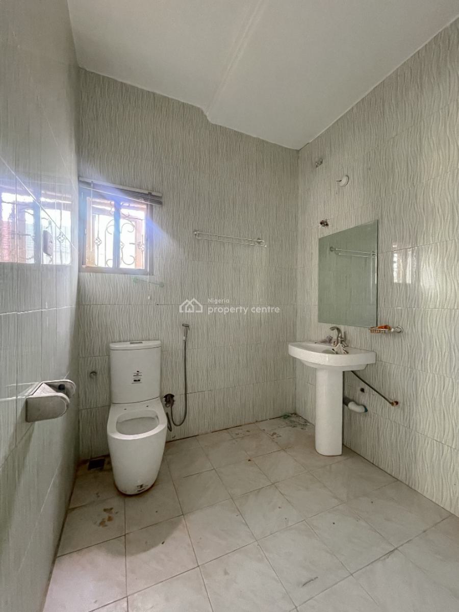 5 Bedrooms Detached Penthouse, Lugbe District, Abuja, Detached Duplex for Sale