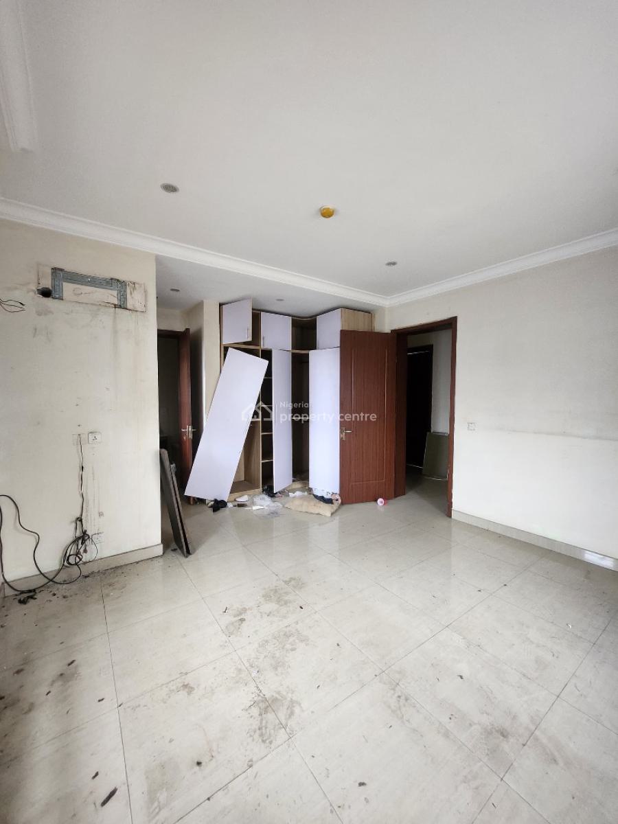 Spaciously Built 3-bedroom Apartment with Bq, Lekki County, Ikota, Lekki, Lagos, Flat / Apartment for Rent
