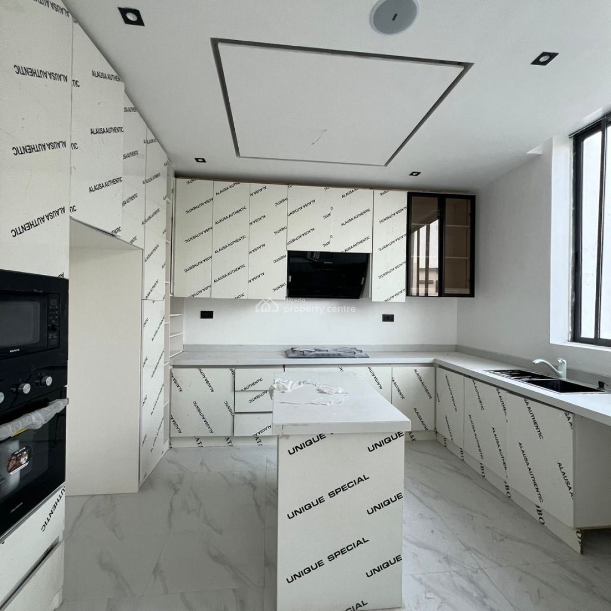 Luxury 3 Bedroom Apartment, Lekki Phase1, Lekki, Lagos, Flat / Apartment for Sale