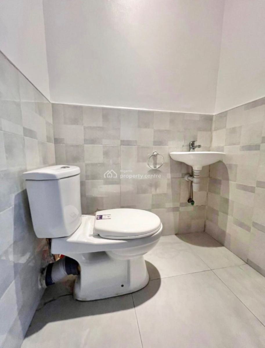 Stylish 2 Bedroom Apartment in a Quiet Corner, Off Nike Art Gallery Road, Lekki Phase 1, Lekki, Lagos, Flat / Apartment for Rent