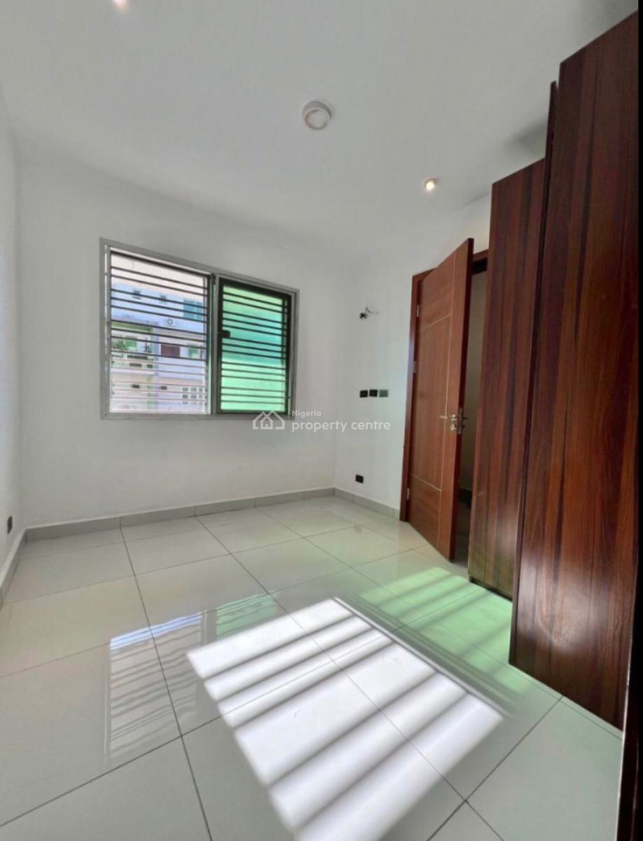 Stylish 2 Bedroom Apartment in a Quiet Corner, Off Nike Art Gallery Road, Lekki Phase 1, Lekki, Lagos, Flat / Apartment for Rent
