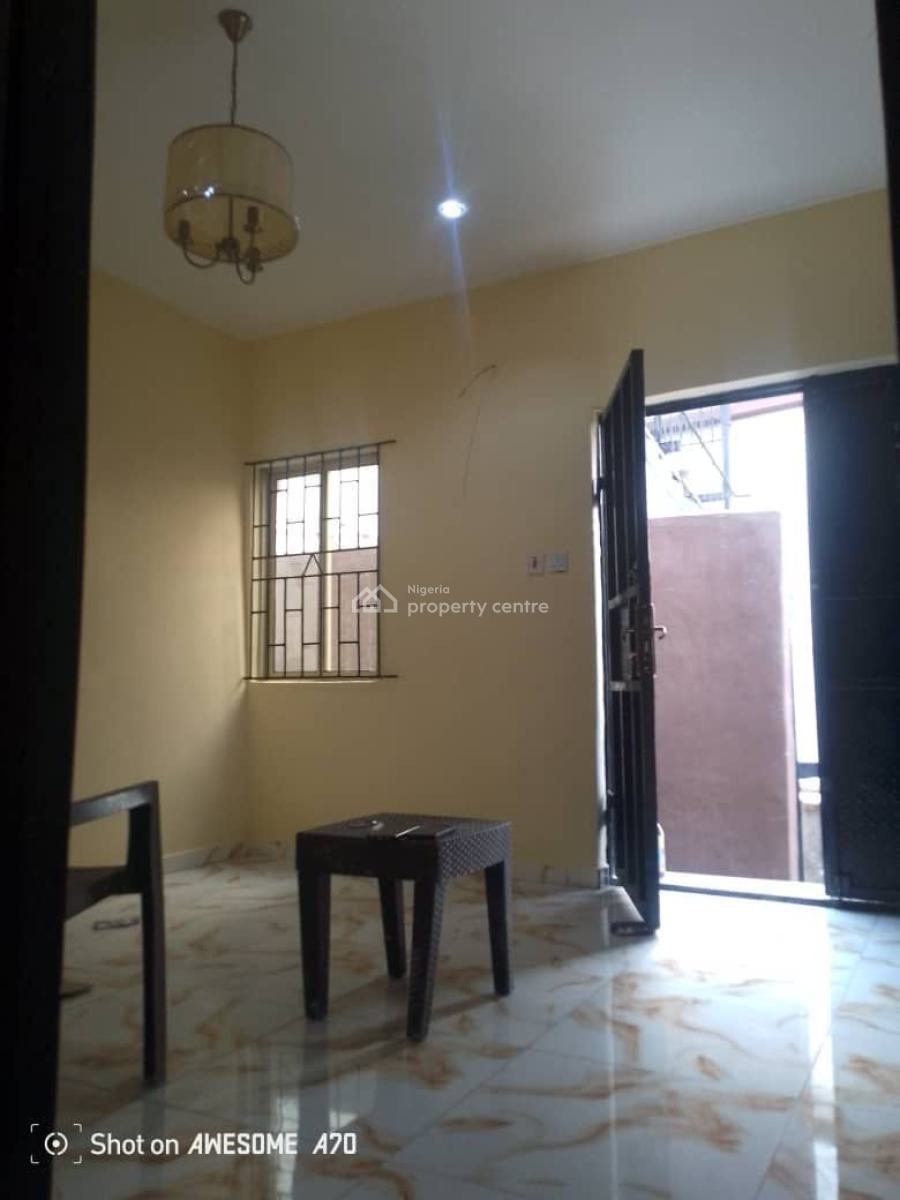 1 Bedroom Apartment, Sabo, Yaba, Lagos, Mini Flat (room and Parlour) for Rent