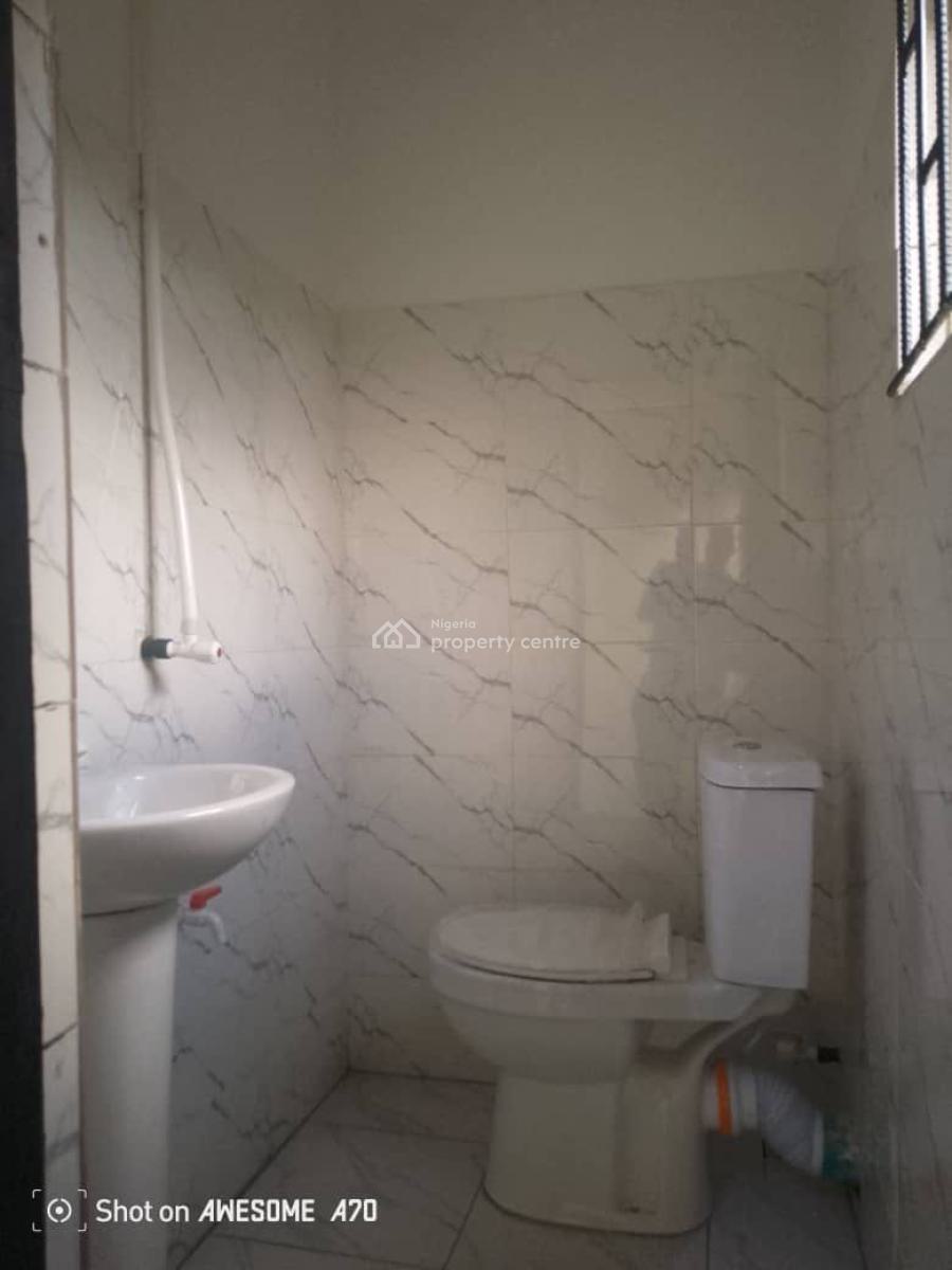 1 Bedroom Apartment, Sabo, Yaba, Lagos, Mini Flat (room and Parlour) for Rent