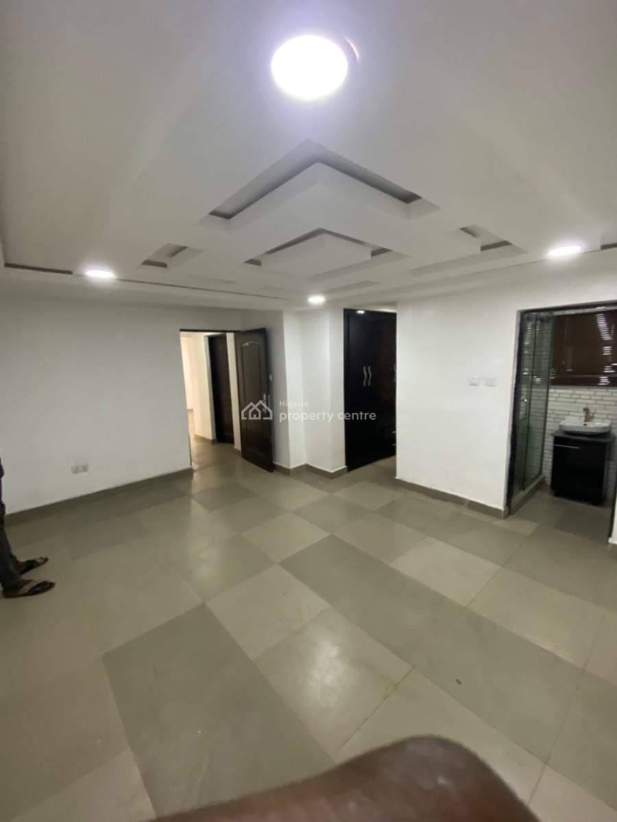 Extremely Clean 1 Bedroom Flat, 2 Toilet, 2nd Floor, Wuse, Abuja, Flat / Apartment for Rent