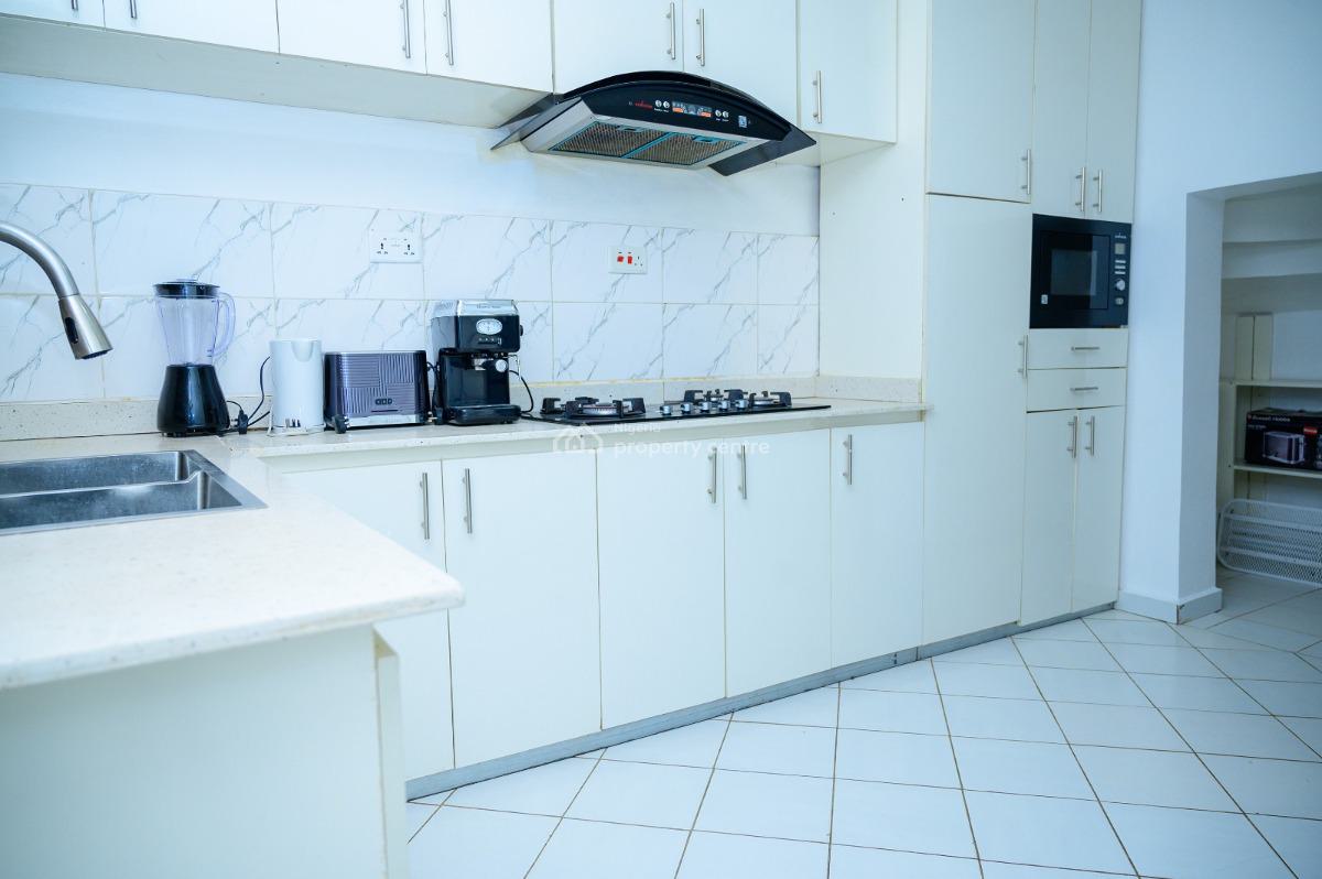 Brains & Hammers Estate -- Cozy 3-bedroom Apartment, Brains and Hammers City, Life Camp, Abuja, Semi-detached Duplex Short Let