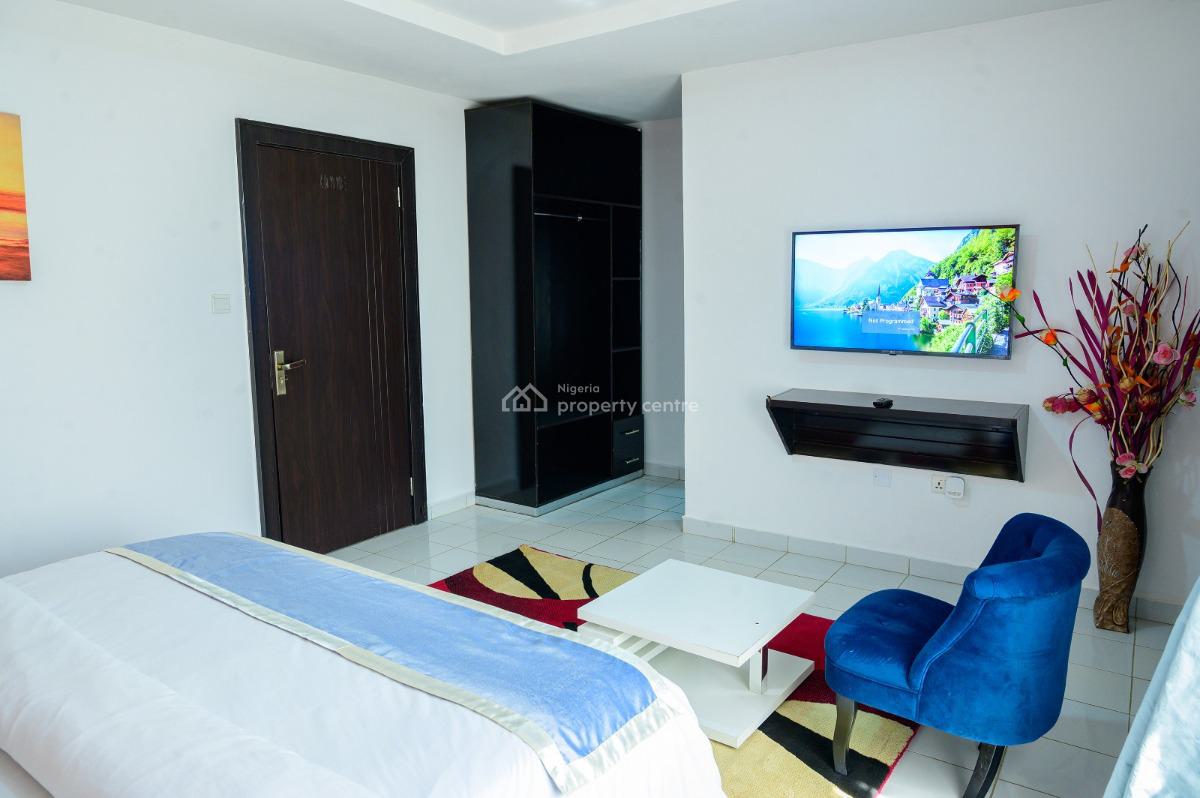 Brains & Hammers Estate -- Cozy 3-bedroom Apartment, Brains and Hammers City, Life Camp, Abuja, Semi-detached Duplex Short Let
